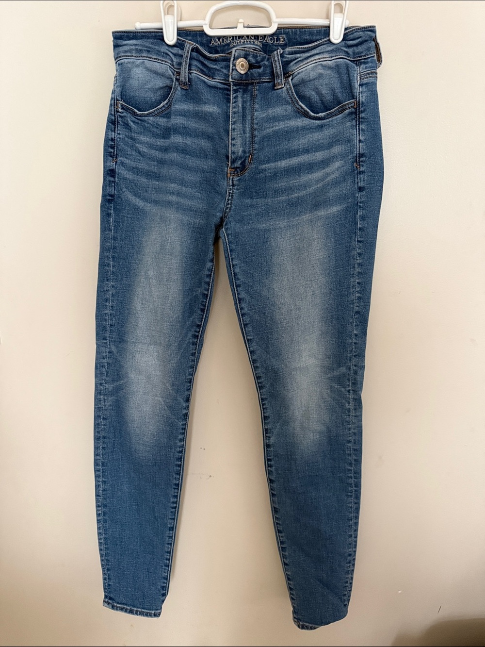 American Eagle Outfitters Women’s Faded Blue Skinny Jeans